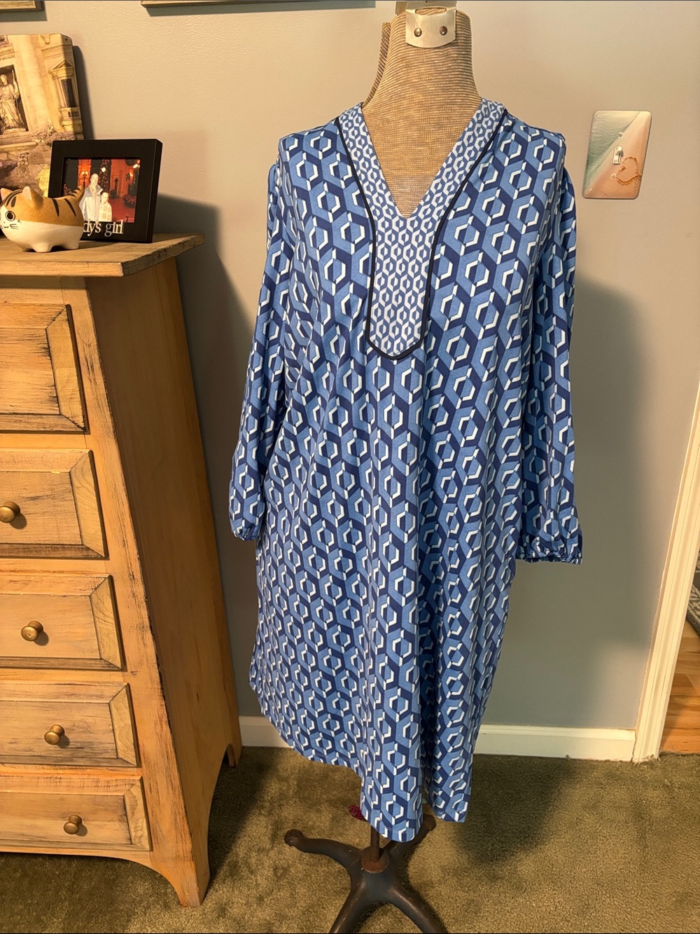 J McLaughlin Emer Jersey Blue Geometric V‑Neck Long sleeve Dress - Picture 2 of 9
